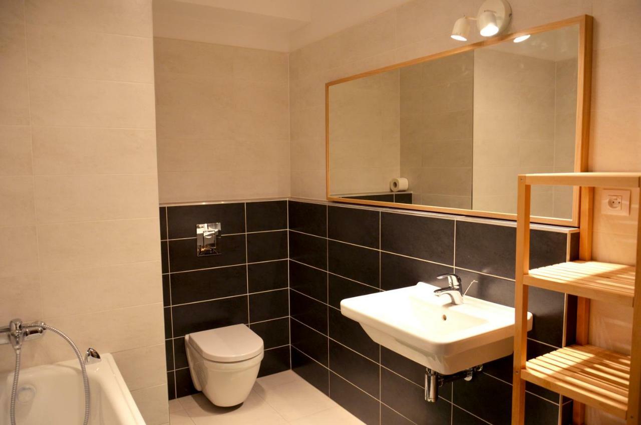 Brand New Apartment. Parking Spot Included! Bratislava Buitenkant foto